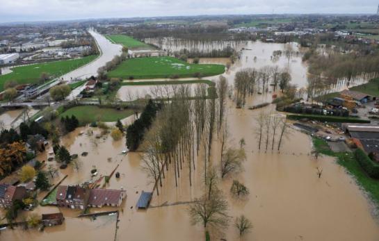 luchtfoto overstroming
